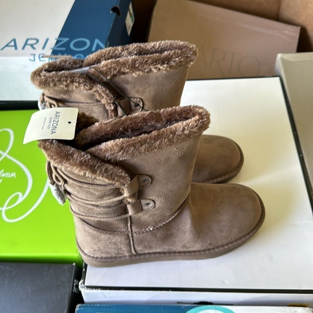 Arizona Slip On Boots - Picture 5 of 7